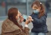 Según la ciencia: ¿el virus está en la ropa, en los zapatos, en el pelo?