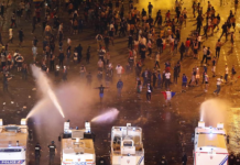 Francia: Macron festeja el título como más le gusta: con represión policial