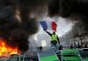 Arde Francia