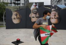 Euskadi: Manifestantes repudian la presencia de los reyes en Vitoria y Bilbao