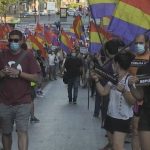 Centenares-personas-manifiestan-Madrid-monarquia_2253384642_7863858_1300x731 (1)