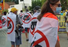 «Catalunya no té rei»: Felipe VI es recibido con protestas en su visita a Tarragona