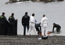 La justicia española absuelve a los guardias civiles responsables de la muerte de 15 personas en el Tarajal
