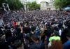 Arde Portland entre la rebelión y la militarización
