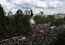 París: cien mil en la calle contra el racismo y la violencia policial