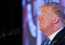 Donald Trump tiene que caer