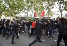 Fuerte represión en una protesta contra el confinamiento clasista de Ayuso
