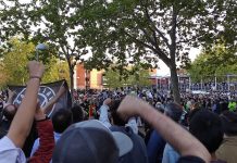 Pinchazo de Vox: el barrio de Vallecas revienta su provocador acto electoral.