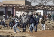 Sudáfrica: la represión se cobró 117 muertos y 2200 detenidos